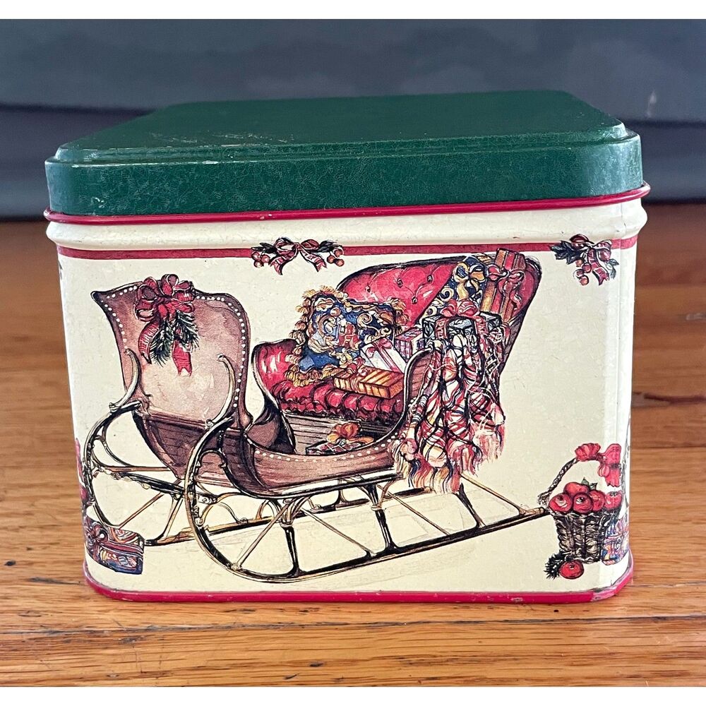 Vintage Christmas Tin 1992 Potpourri Press Victorian Sleigh Hong Kong